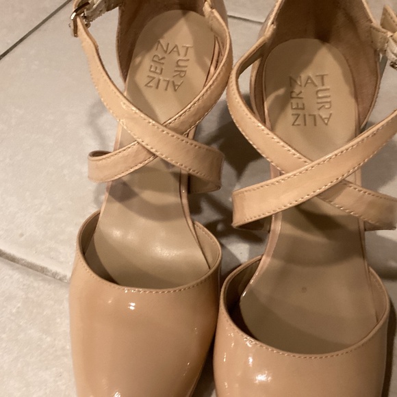 Nude high heels - Picture 3 of 3